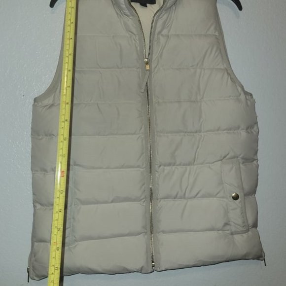 J Crew Vest 60% Down 40% Feather Size M side zips with pockets Full zip Beige - Picture 6 of 12